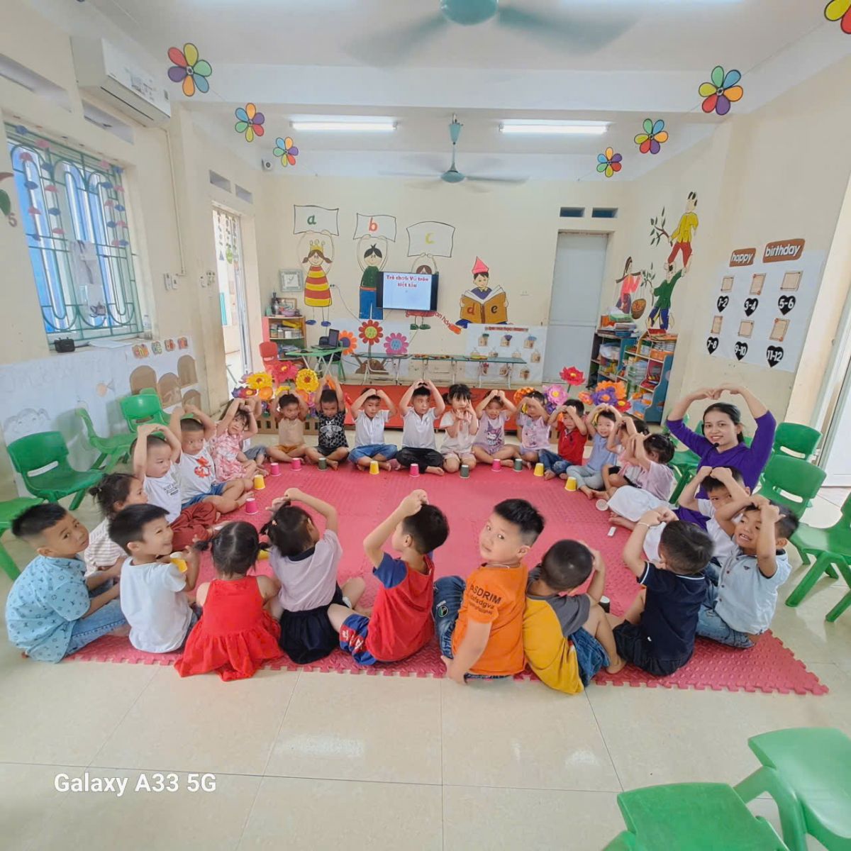 TỔ CHUYÊN MÔN VỚI CÁC HOẠT ĐỘNG PHÁT TRIỂN TOÀN DIỆN CHO TRẺ